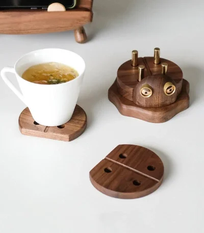 Insulated beetle design wooden coaster set for heat protection, crafted in walnut wood