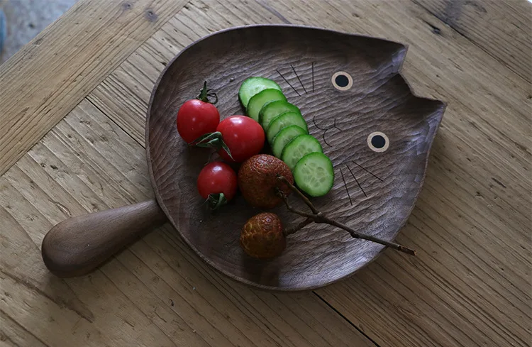 Multifunctional serving boards with a cat-shaped design