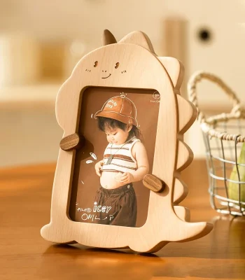 Adorable dinosaur-shaped wooden picture frame for displaying 6-inch photos